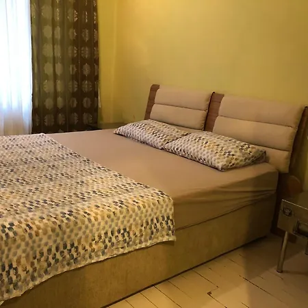 Apartment Ozzy Homes *
